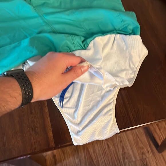 Vineyard Vines Men’s Swim Trunks - Picture 4 of 4